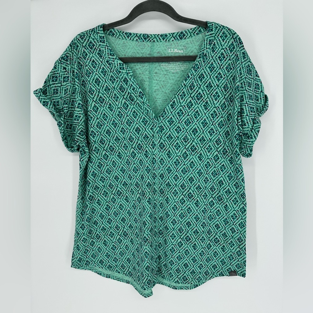 L.L.Bean Streamside Splitneck T-Shirt Women Large Green Blue Geometric Print